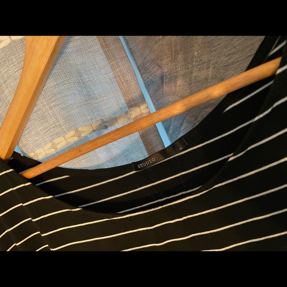 STUDIO T-shirt, size Medium - Picture 2 of 3